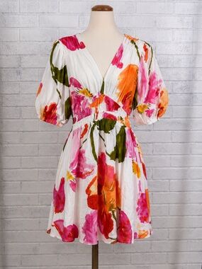 flattering white dress Elegant Minimalist Puff Sleeve Dress for Office or Casual Occasions